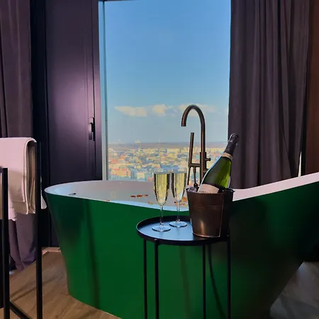 Urban Global Skyline 26th Floor - Air Condition - Free Garage Appartement *