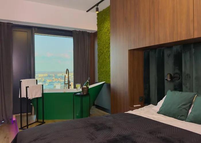 Urban Global Skyline 26th Floor, Free Garage, Self Check-in